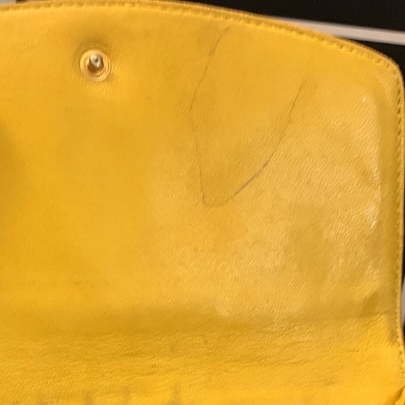 Chanel Yellow Caviar Wallet with Authenticity Card - Picture 3 of 13